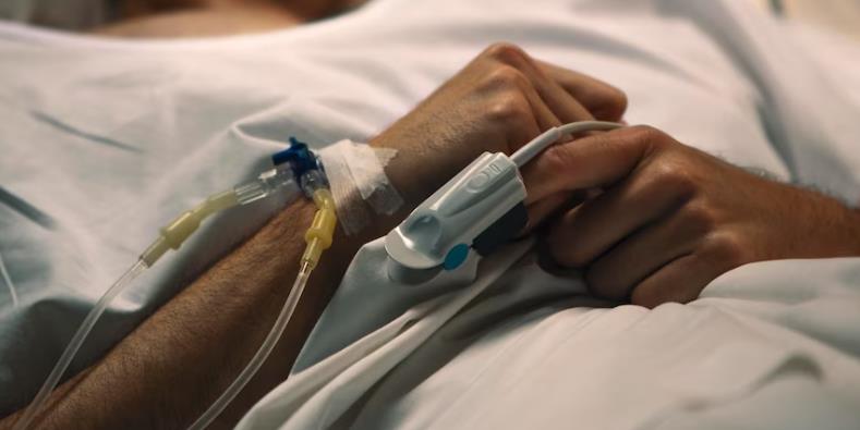 脑出血深度昏迷40多天怎么办